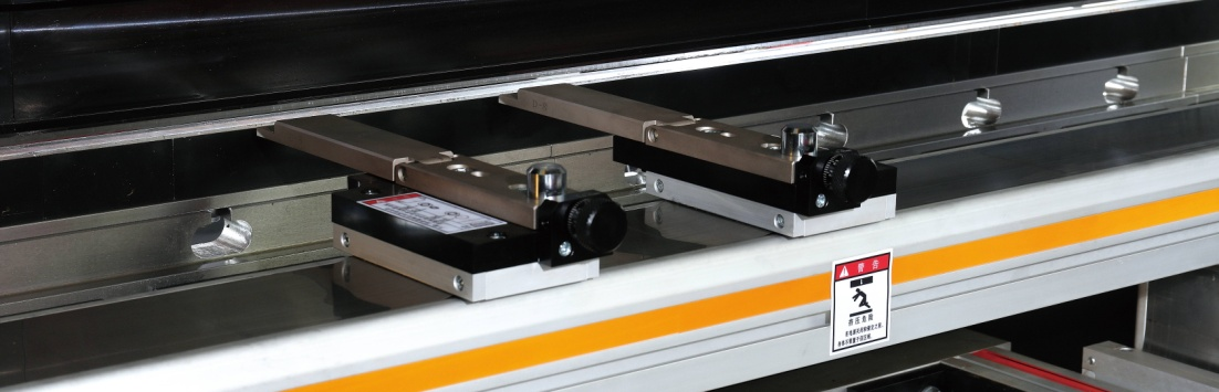 Lembaran Baja Aluminium Bending Hidrolik Press Brake Machine